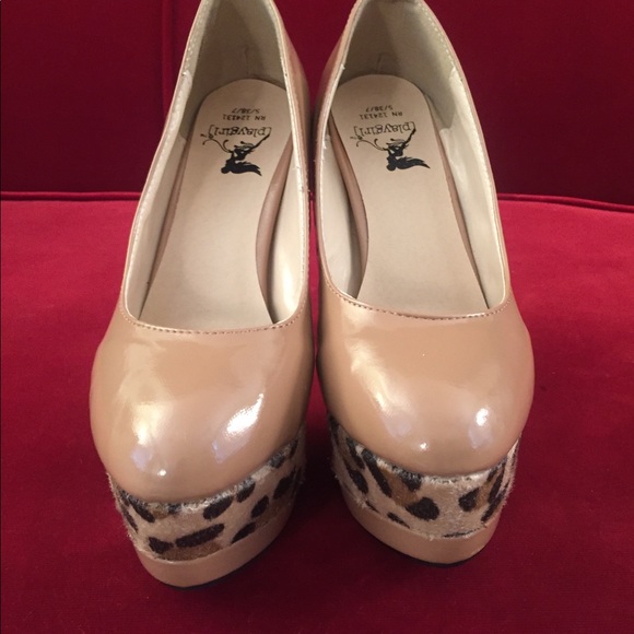 Leopard stilettos ❤️ - Picture 2 of 4